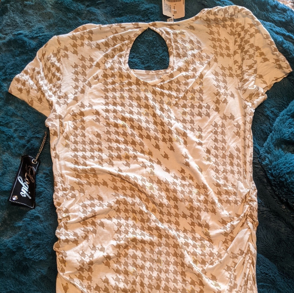 Logik 90's Digital style print Back Peephole T-shirt